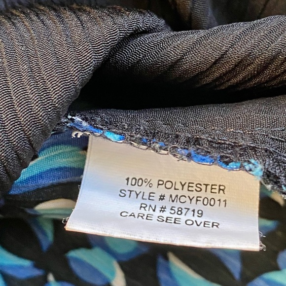 Notations 2-in-1 Blouse + Tank Top - Picture 6 of 10